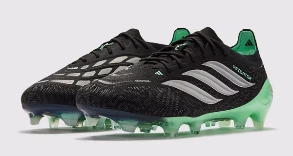 Predator Elite No Tongue FG - The Final Rush Pack